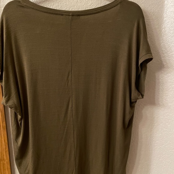 Palette- Dark green top with bling accent, size large - Picture 2 of 5